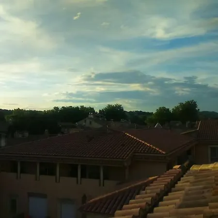 Duplex Intra-muros Calme & Spacieux Pres Du Palais Des Papes Apartment
