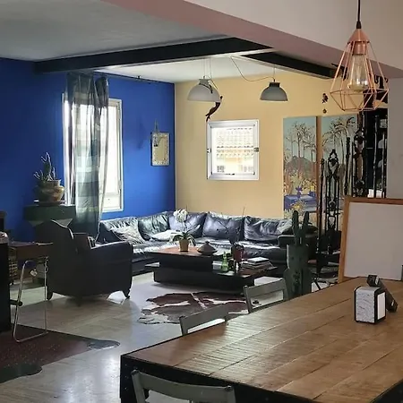 Apartment Duplex Intra-muros Calme & Spacieux Pres Du Palais Des Papes