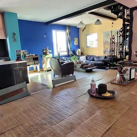 Apartment Duplex Intra-muros Calme & Spacieux Pres Du Palais Des Papes *